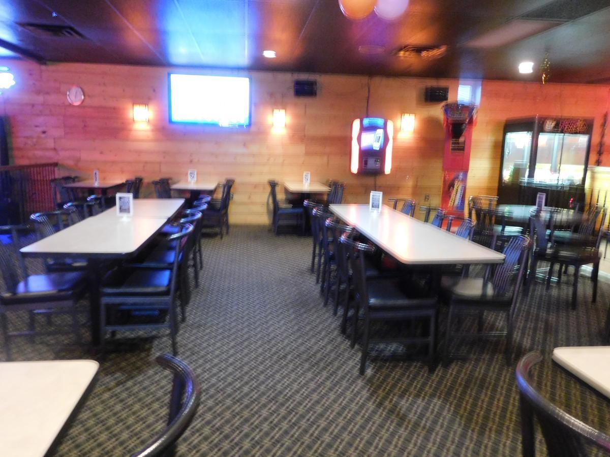 Casey'S Inn Lac du Bonnet 外观 照片